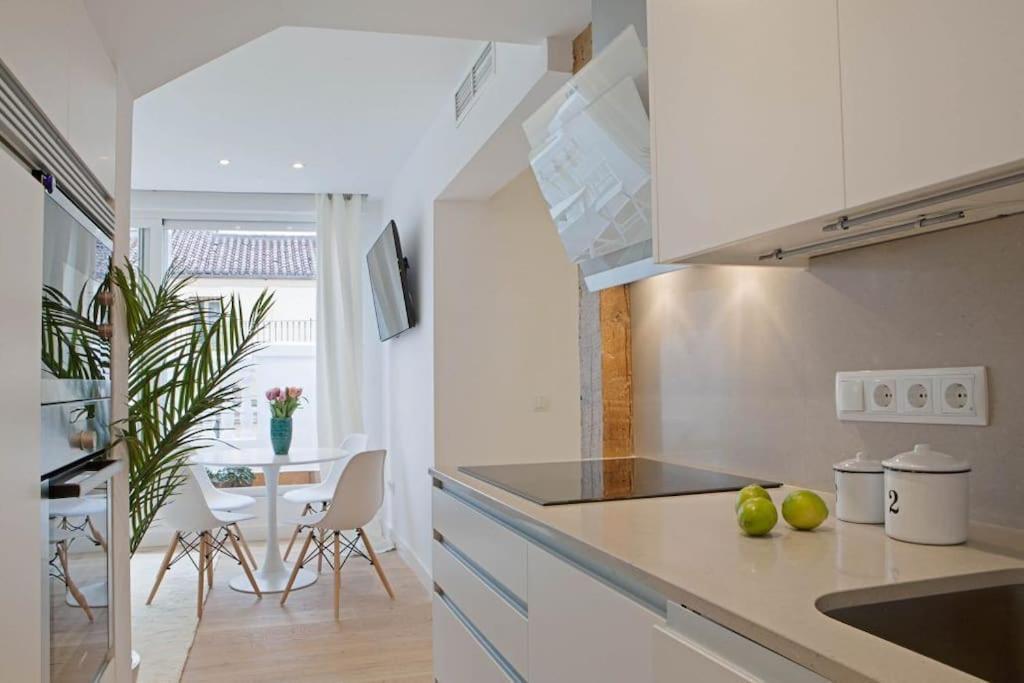 Appartamento Luminoso Apartamento Con Terraza En Sol Madrid Esterno foto