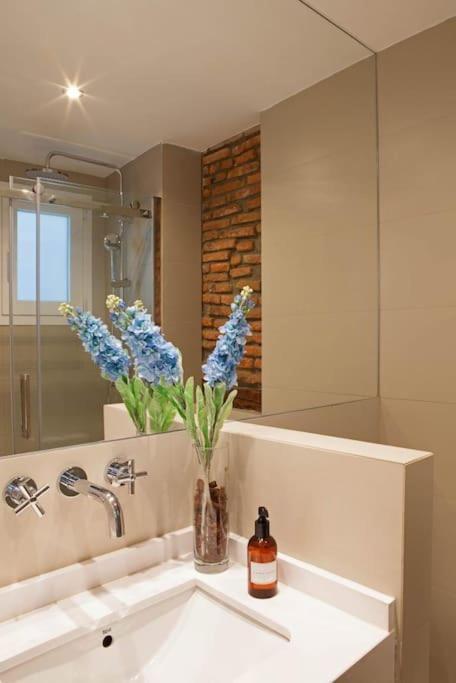 Appartamento Luminoso Apartamento Con Terraza En Sol Madrid Esterno foto